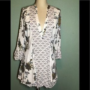 Free people women’s white floral v- neck blouse size small